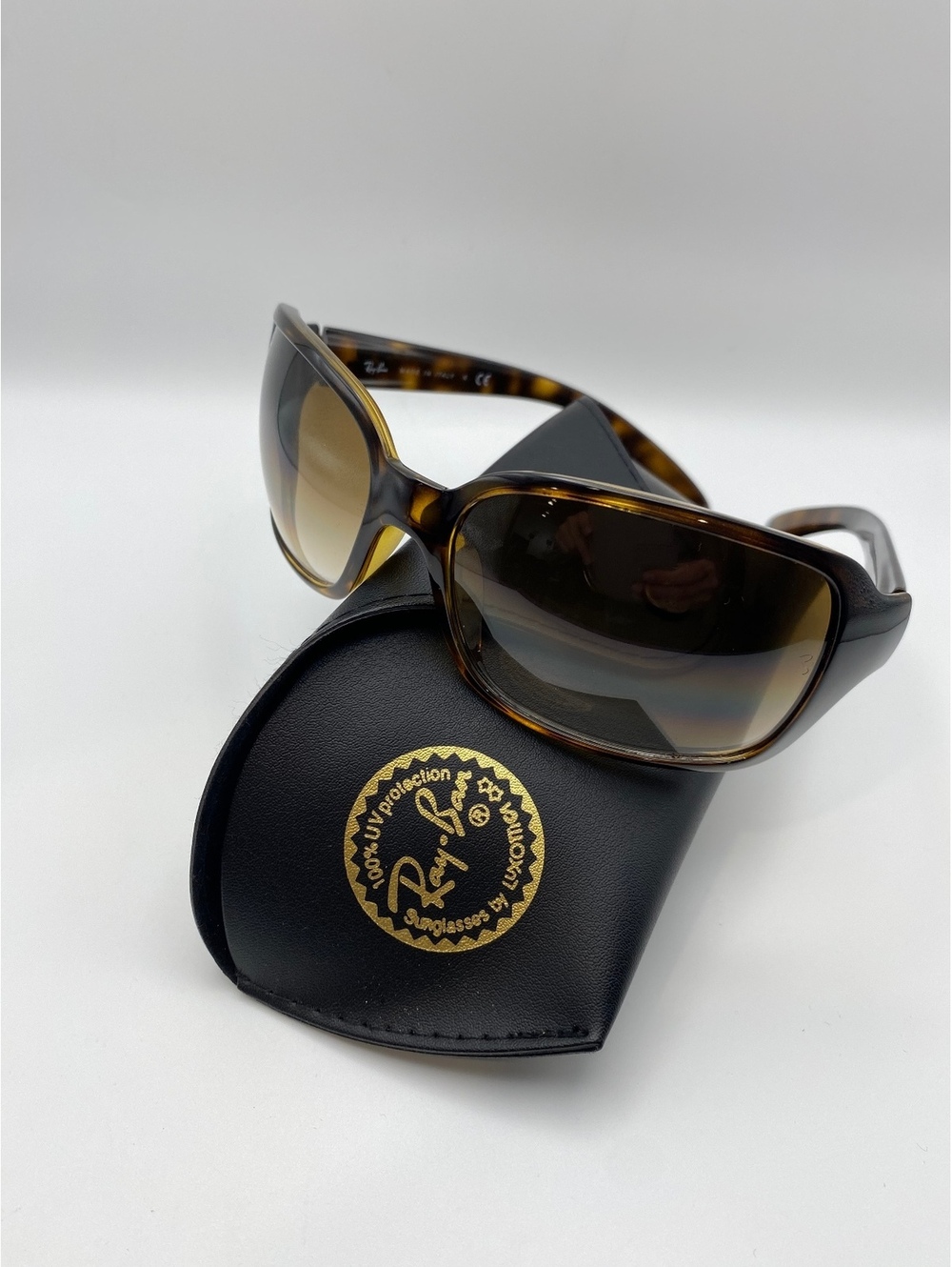 Ray-Ban Women's Brown Tortoise Oversized Sunglasses with Case and Cloth